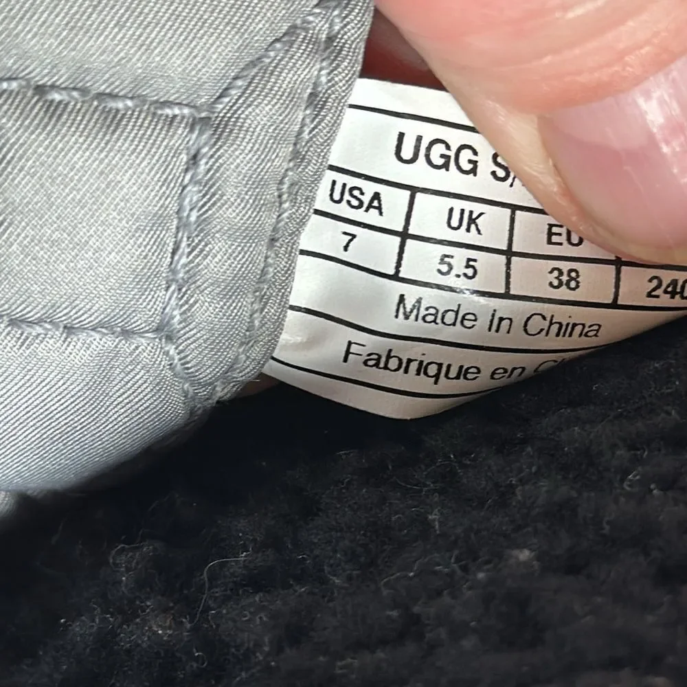 UGG Capstone Black/Grey Winter‎ Boots Sz 7